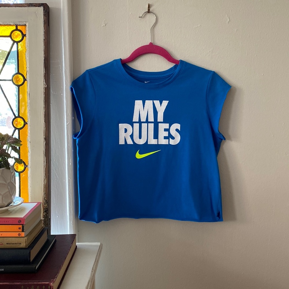 boy’s nike tee cut and cropped for women’s wear!